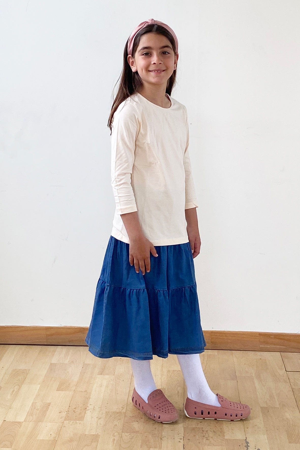 3/4 sleeve snug fit cotton crewneck layering shirt for girls