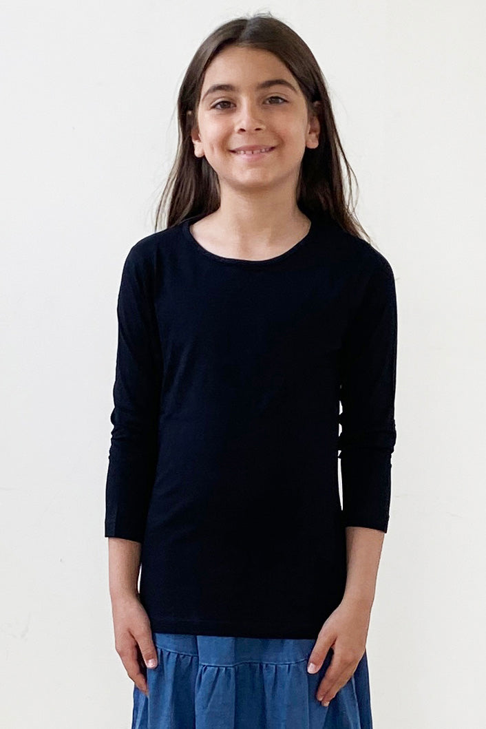 3/4 sleeve snug fit cotton crewneck layering shirt for girls